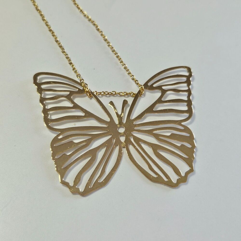 Gold tone filigree butterfly pendant necklace 19"